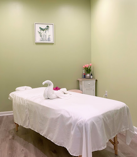 Lux Massage and Spa